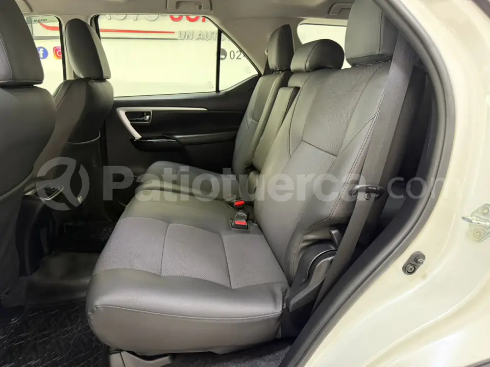 Foto 16 de Toyota New Fortuner