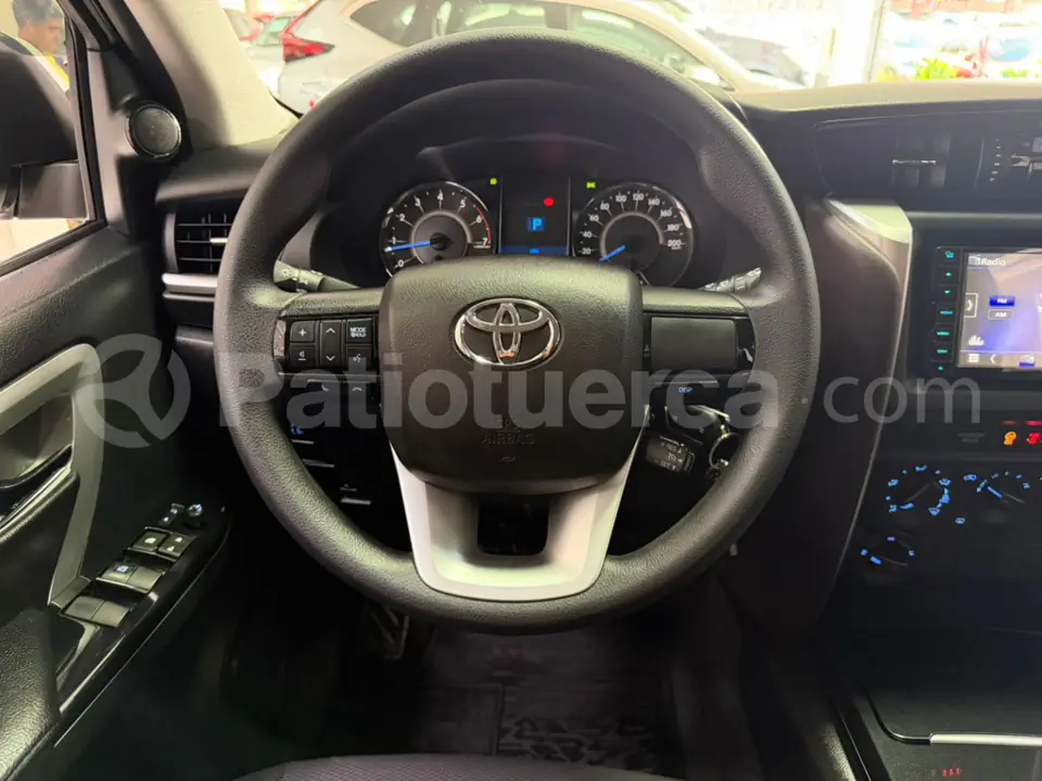 Foto 23 de Toyota New Fortuner