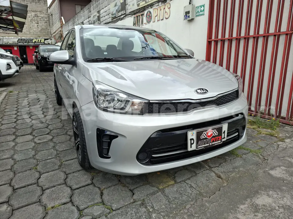 Foto 3 de Kia SOLUTO XCITE
