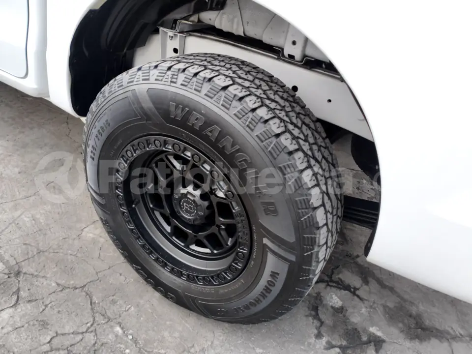 Foto 13 de Chevrolet D-MAX CRDI 2.5 CD 4X2 TM DIESEL