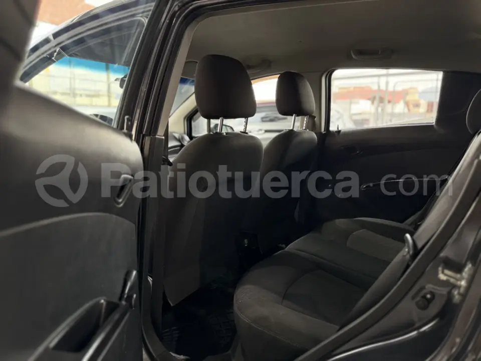 Foto 10 de Chevrolet Spark GT FULL