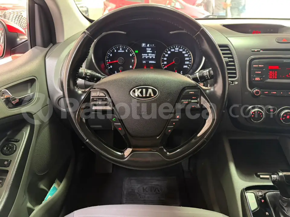 Foto 21 de Kia Cerato