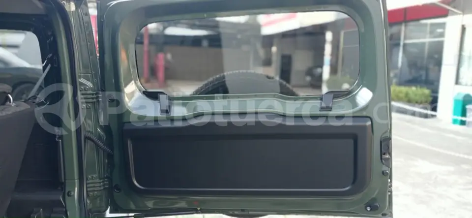 Foto 18 de Suzuki Jimny GL