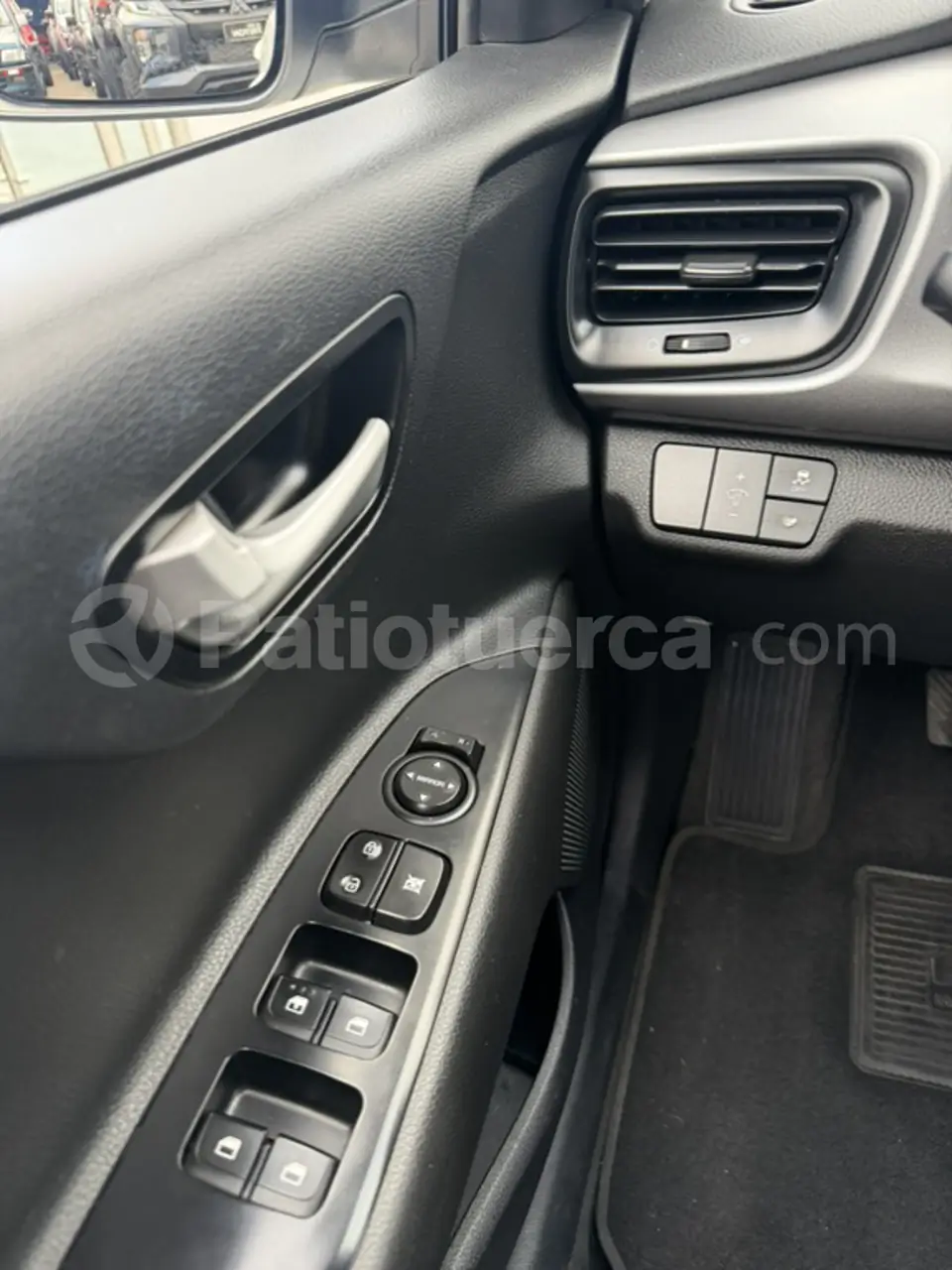 Foto 14 de Kia RIO 5