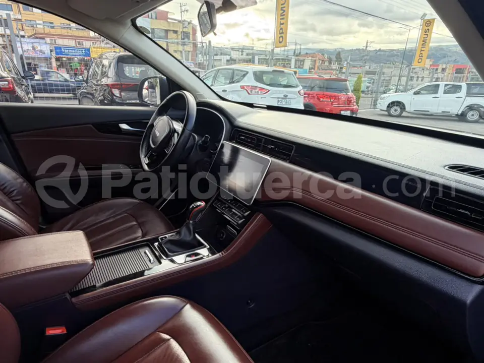 Foto 10 de Sinotruk U70 PRO