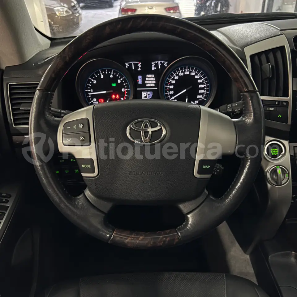 Foto 17 de Toyota Land Cruiser VX