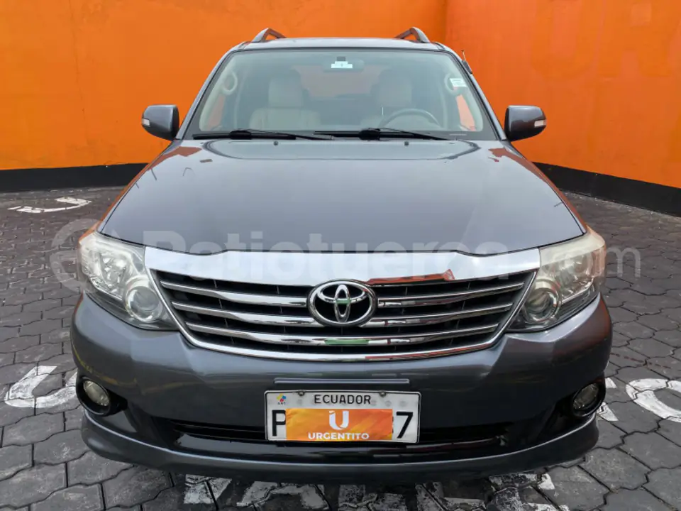 Foto 1 de Toyota Fortuner 2.7