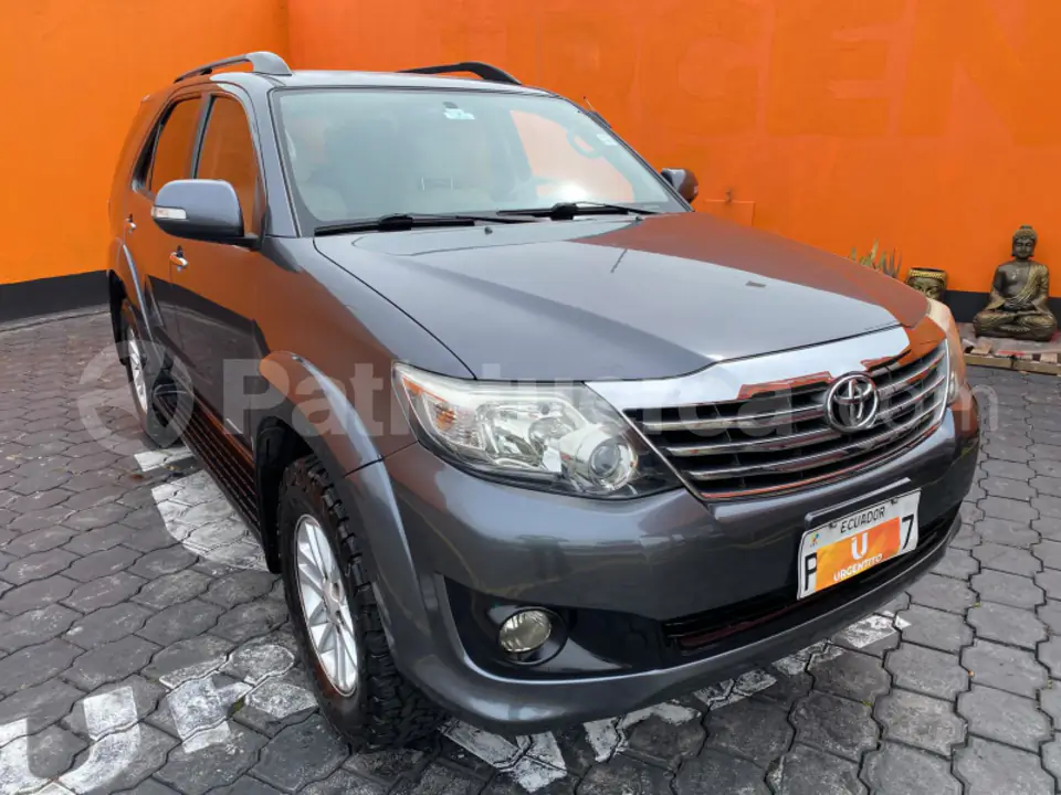 Foto 2 de Toyota Fortuner 2.7