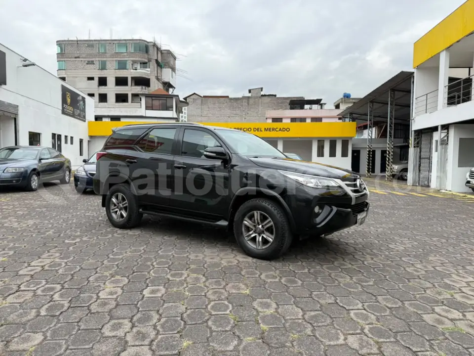 Foto 1 de Toyota New Fortuner