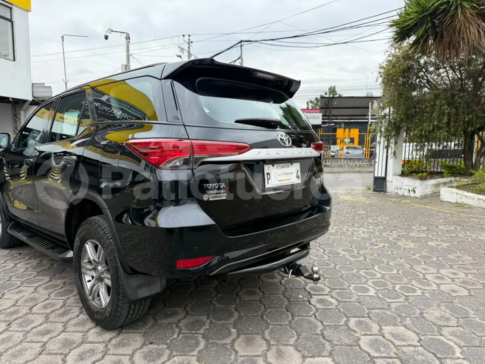 Foto 10 de Toyota New Fortuner