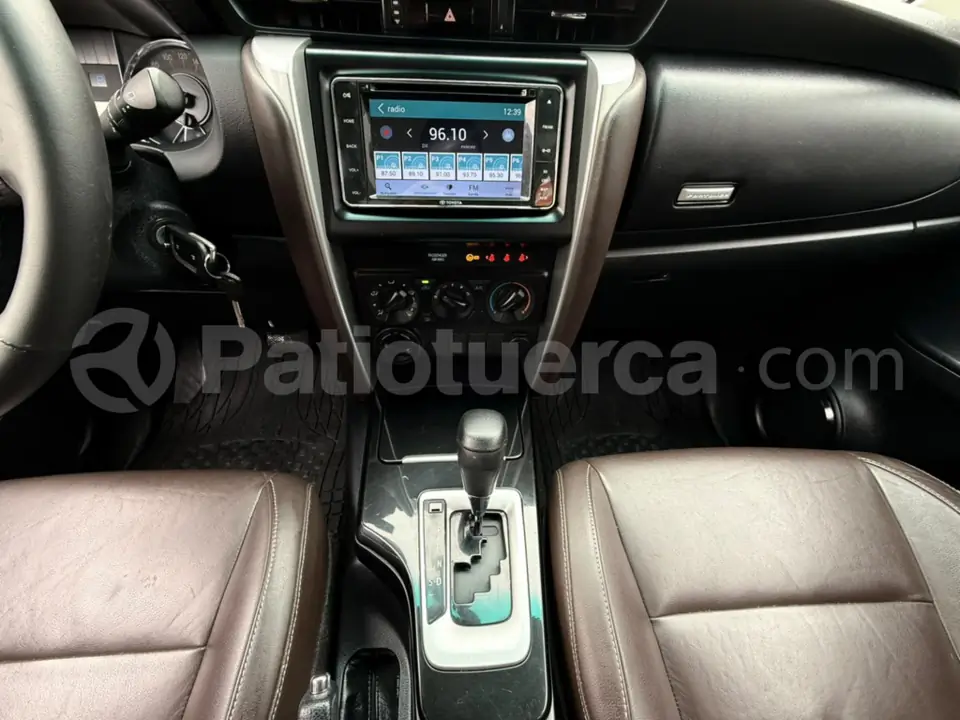 Foto 16 de Toyota New Fortuner