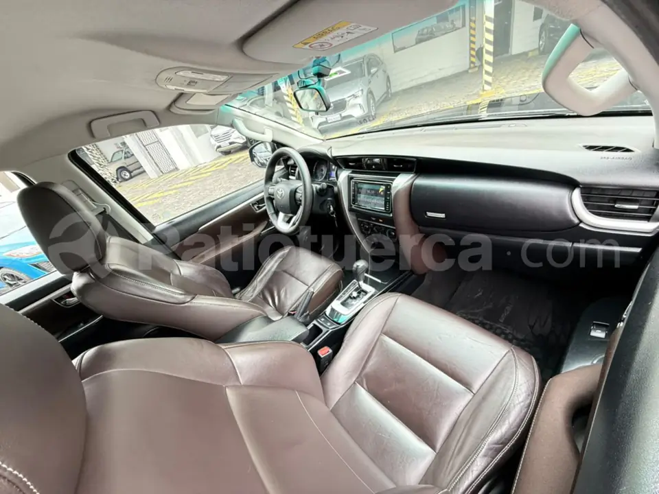 Foto 21 de Toyota New Fortuner