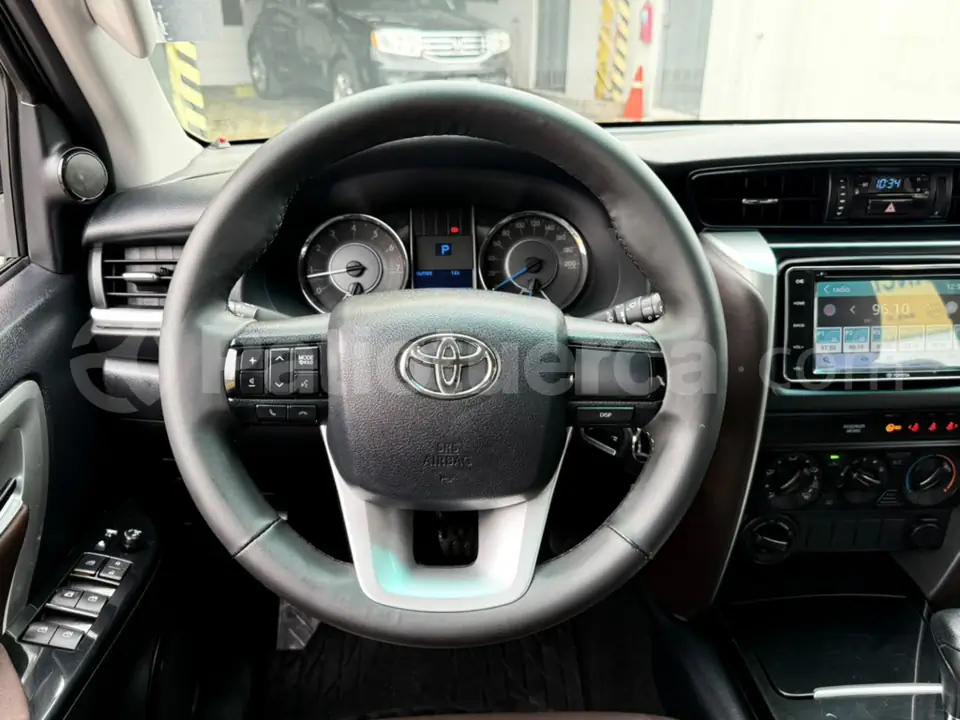 Foto 22 de Toyota New Fortuner