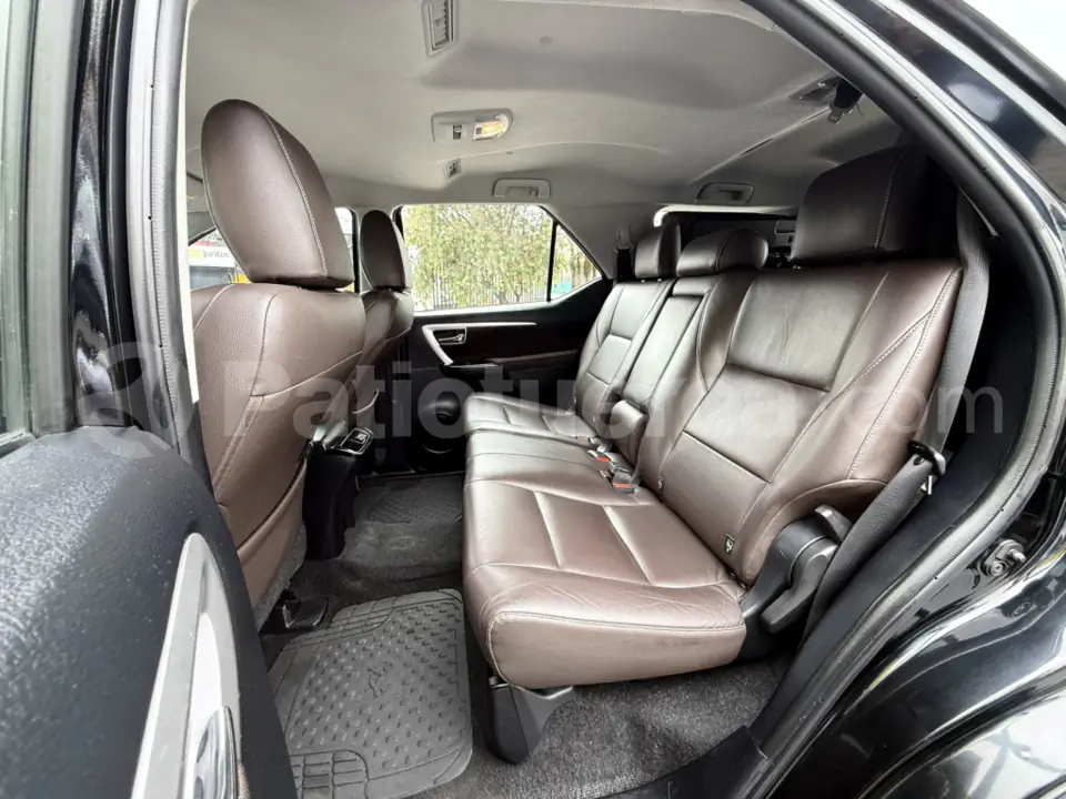 Foto 9 de Toyota Fortuner