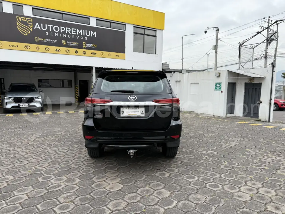 Foto 17 de Toyota Fortuner