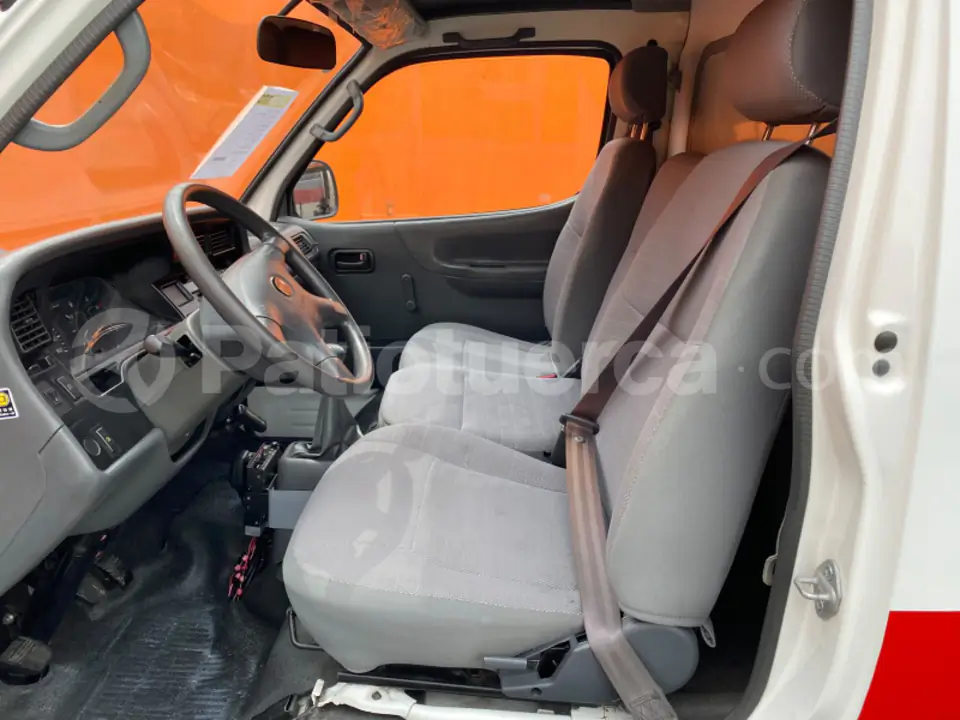 Foto 4 de Jinbei SY6483N3