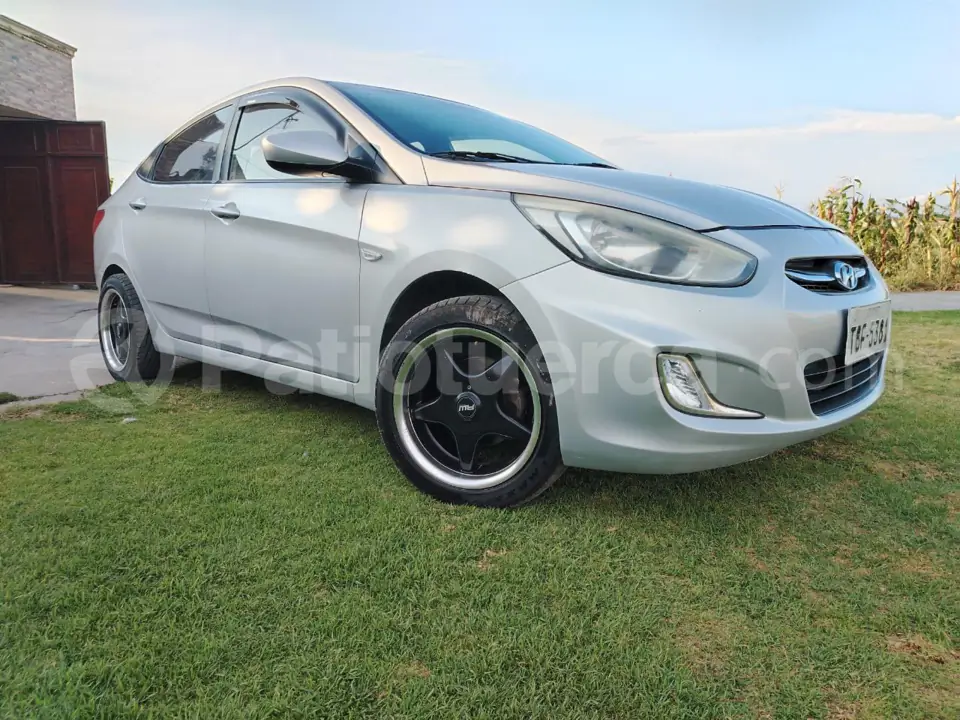 Foto 1 de Hyundai Accent New