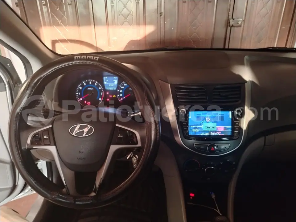 Foto 4 de Hyundai Accent New