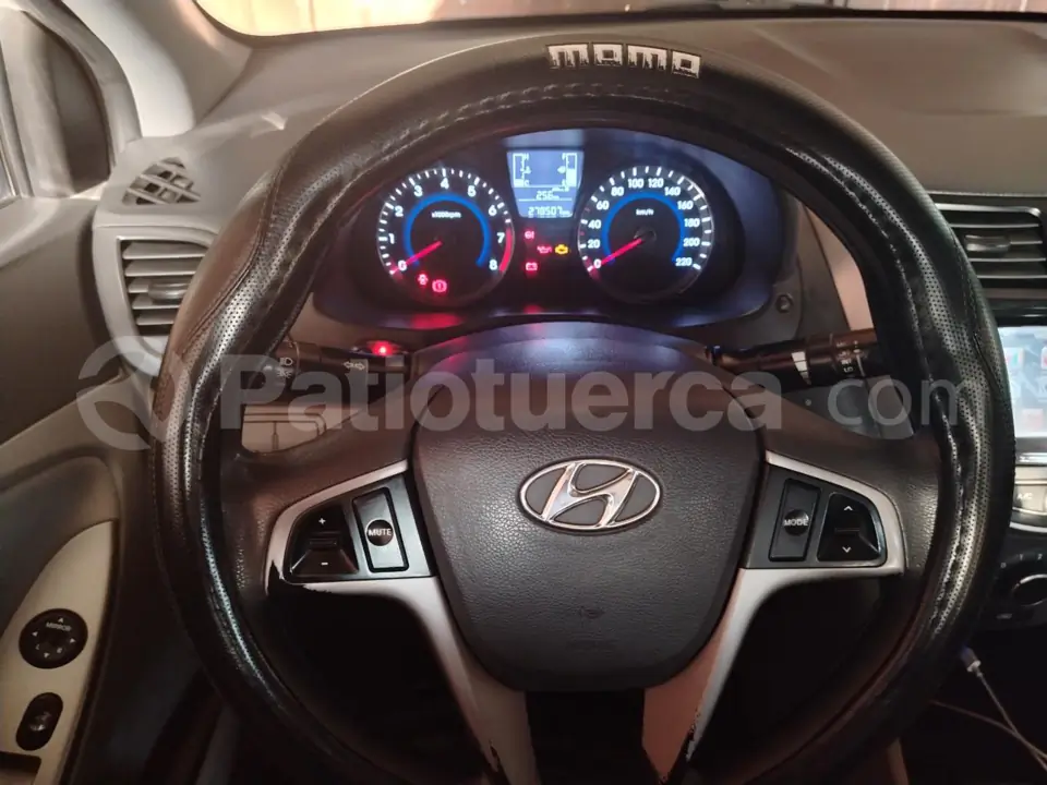 Foto 8 de Hyundai Accent New
