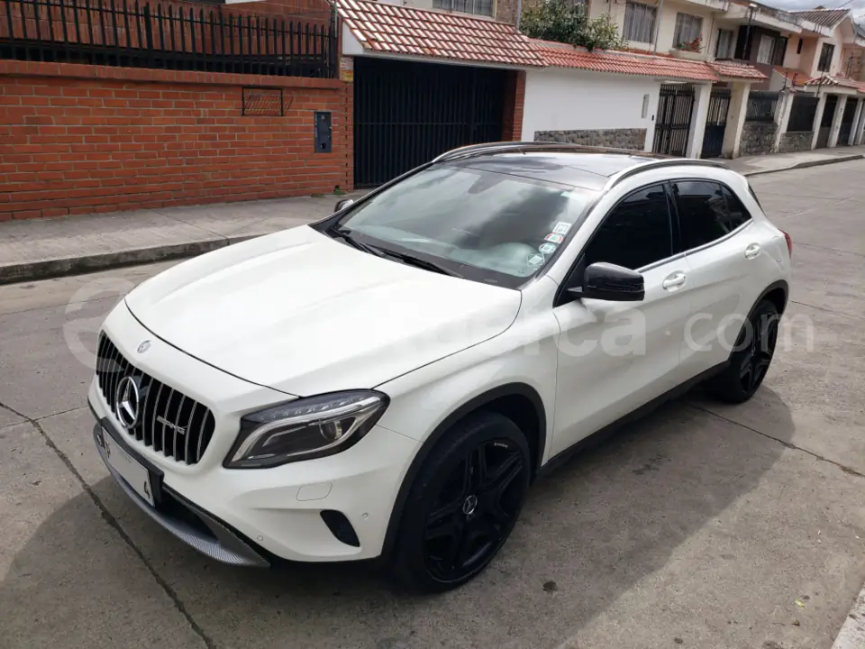Foto 4 de Mercedes Benz GLA 250 AMG LINE
