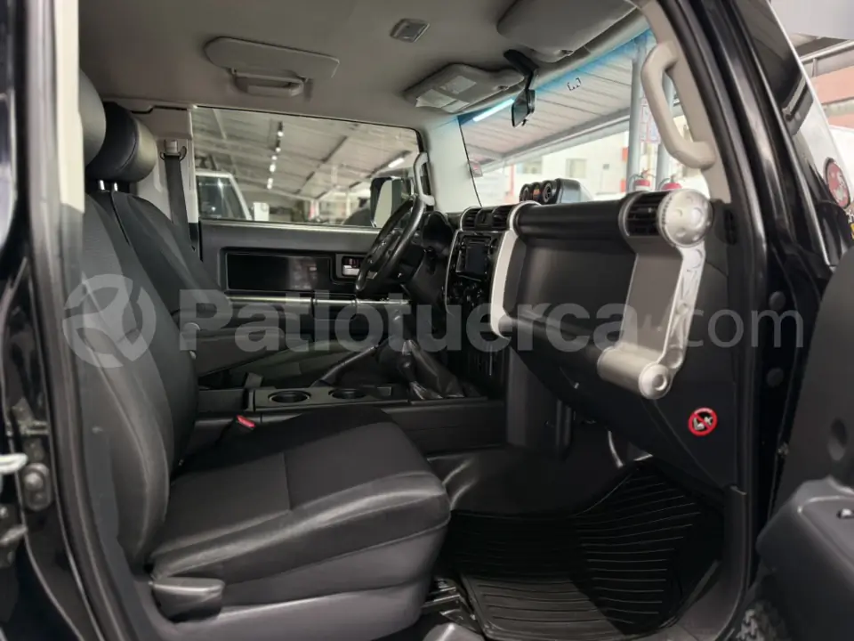 Foto 15 de Toyota FJ Cruiser