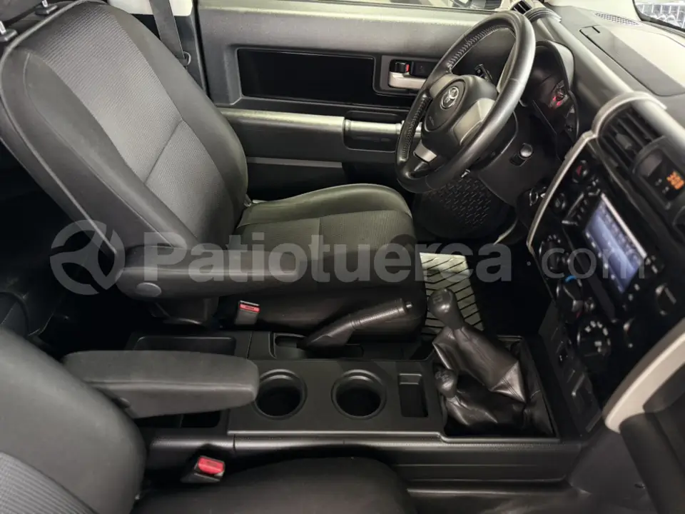 Foto 17 de Toyota FJ Cruiser