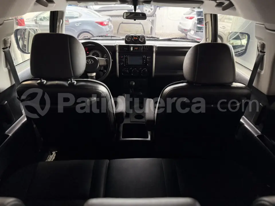 Foto 22 de Toyota FJ Cruiser
