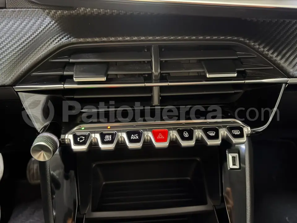 Foto 24 de Peugeot 208