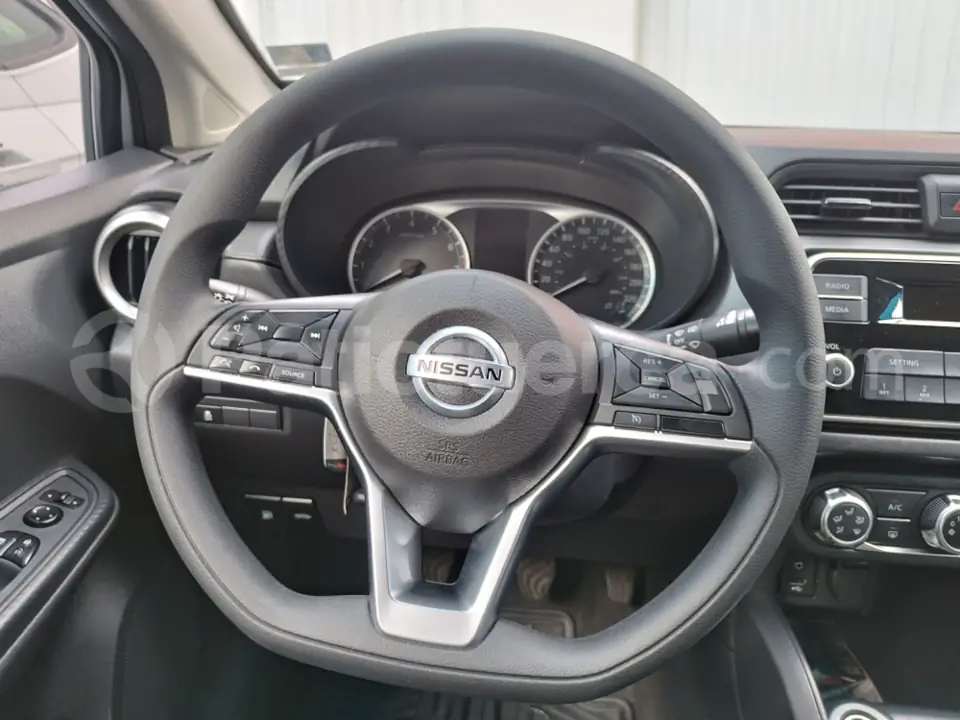 Foto 6 de Nissan Versa Sense