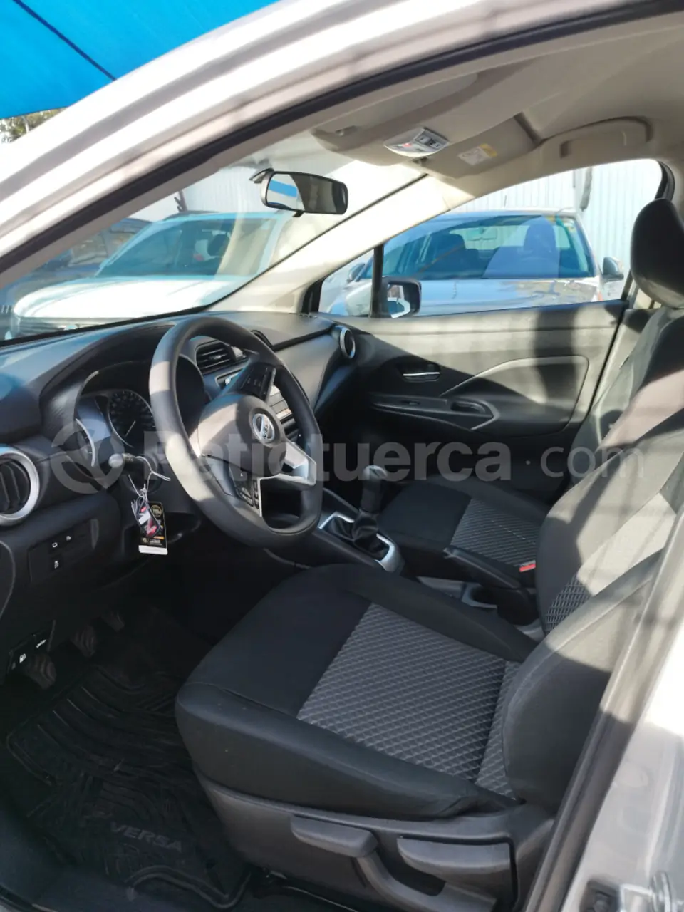 Foto 7 de Nissan Versa Sense