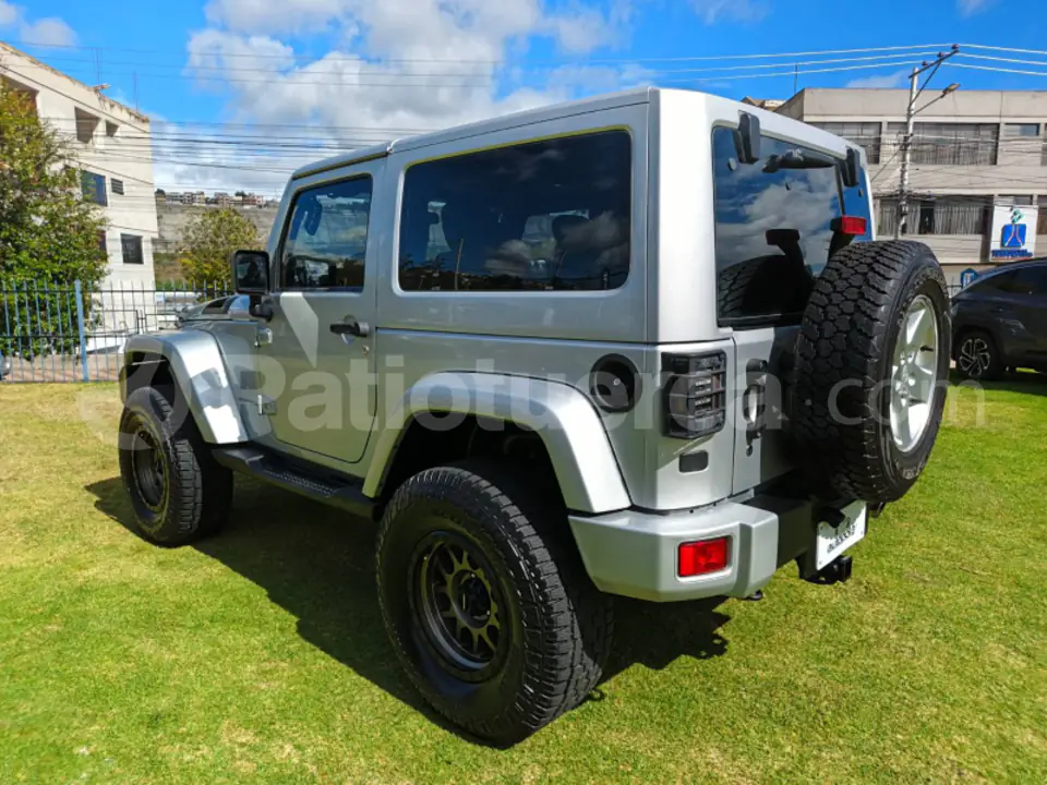Foto 6 de Jeep Wrangler Sahara