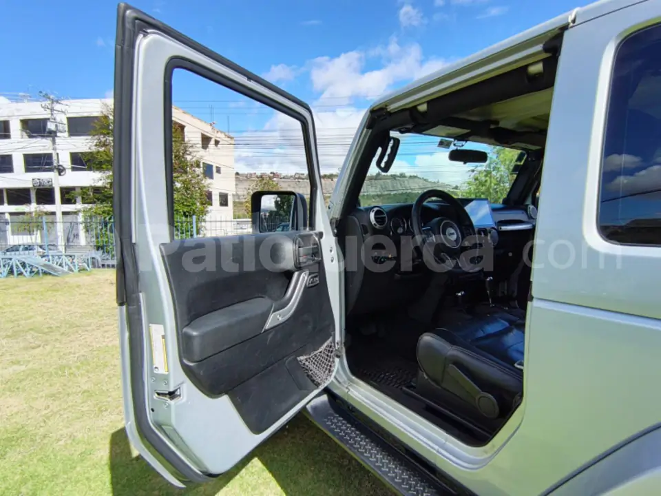 Foto 12 de Jeep Wrangler Sahara