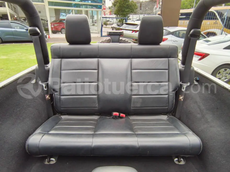 Foto 34 de Jeep Wrangler Sahara