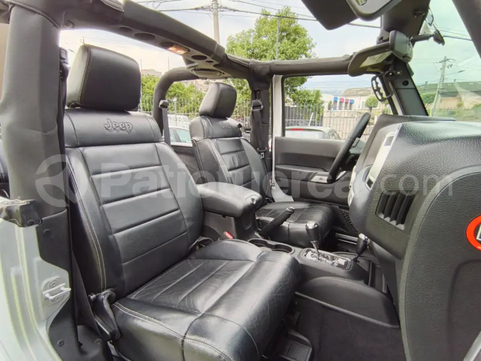 Foto 35 de Jeep Wrangler Sahara