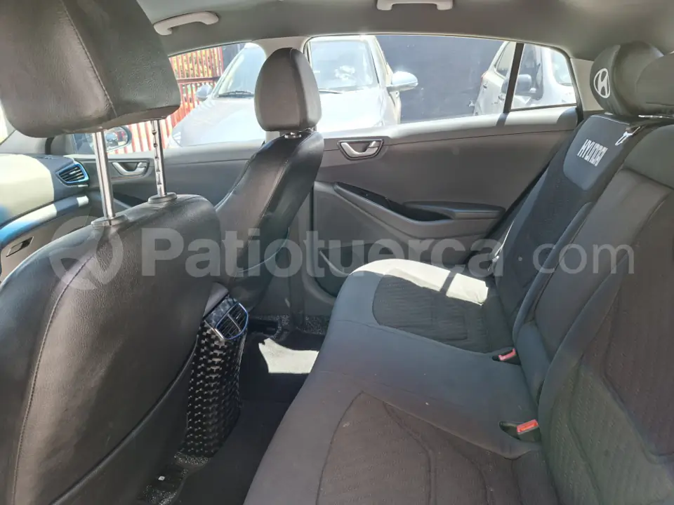 Foto 8 de Hyundai Ioniq Hybrid