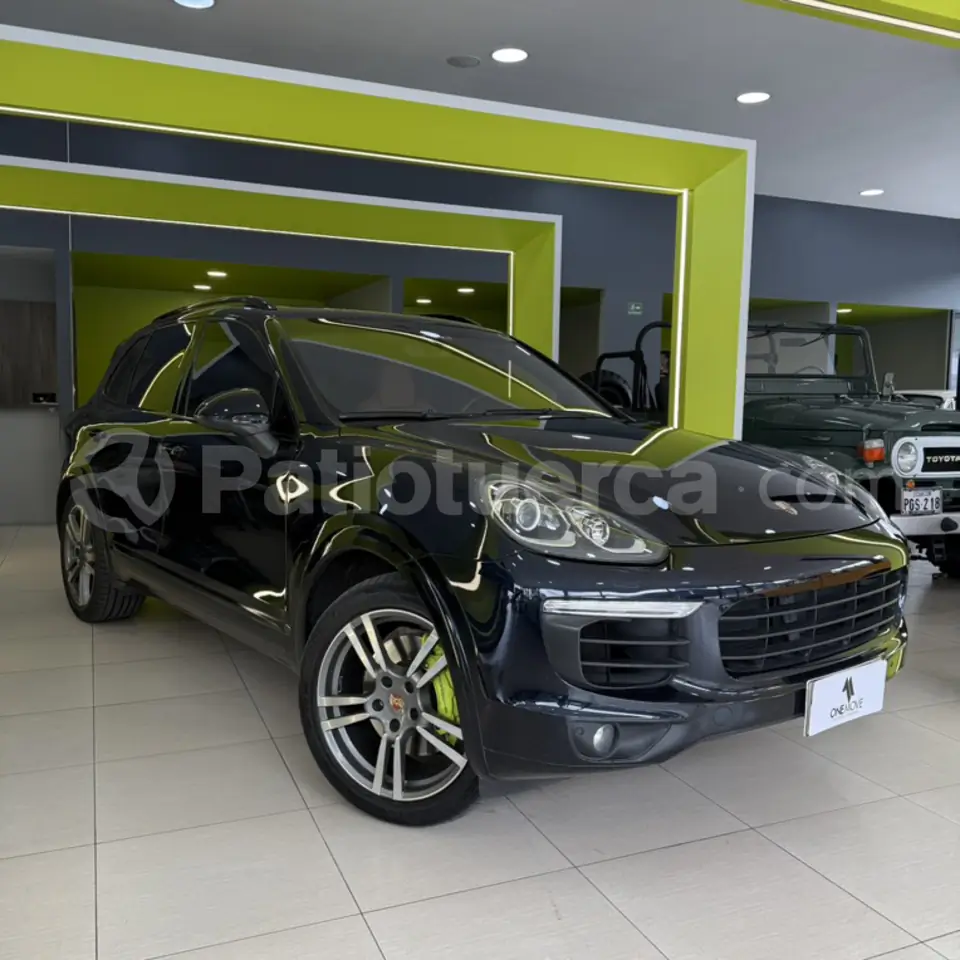 Foto 1 de Porsche Cayenne S e-Hybrid