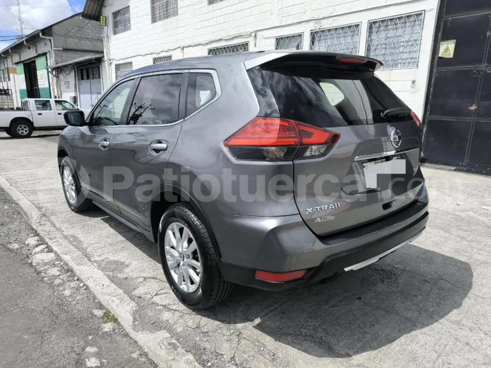 Foto 4 de Nissan X-Trail Sense 2 Row