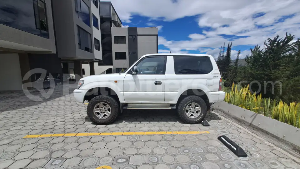 Foto 2 de Toyota Prado 3P