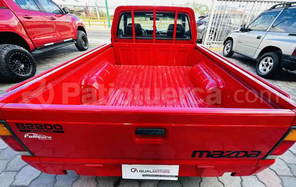 Foto 8 de Mazda B2200 CS