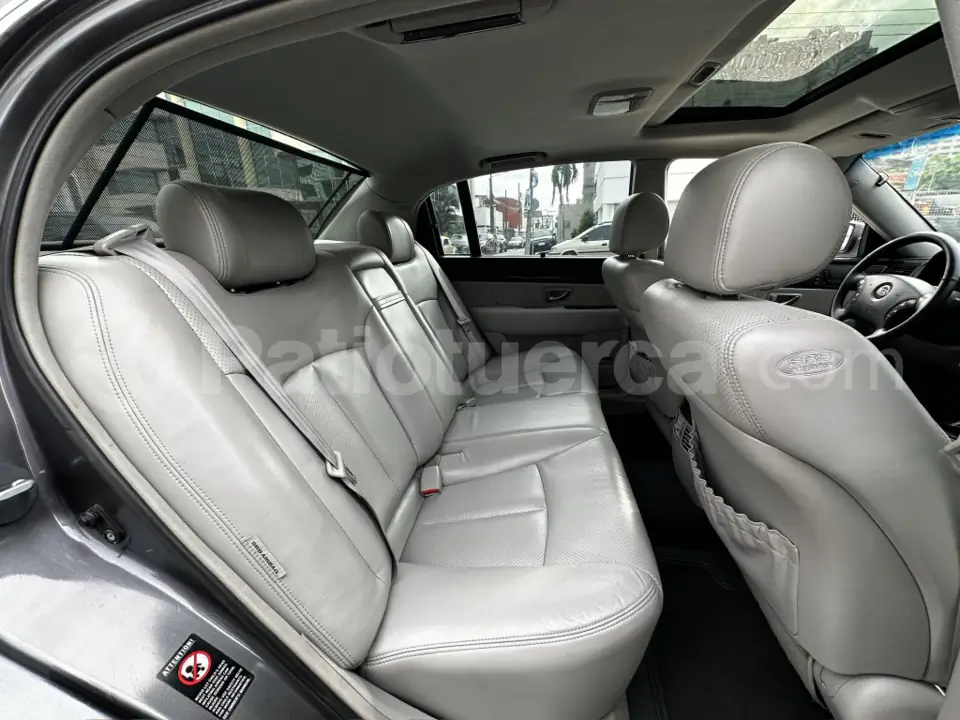 Foto 16 de Kia Opirus