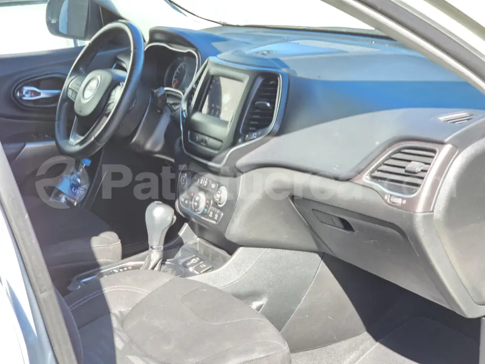 Foto 13 de Jeep CHEROKEE LONGITUDE