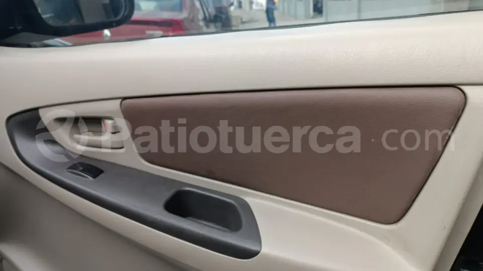 Foto 7 de Toyota Innova