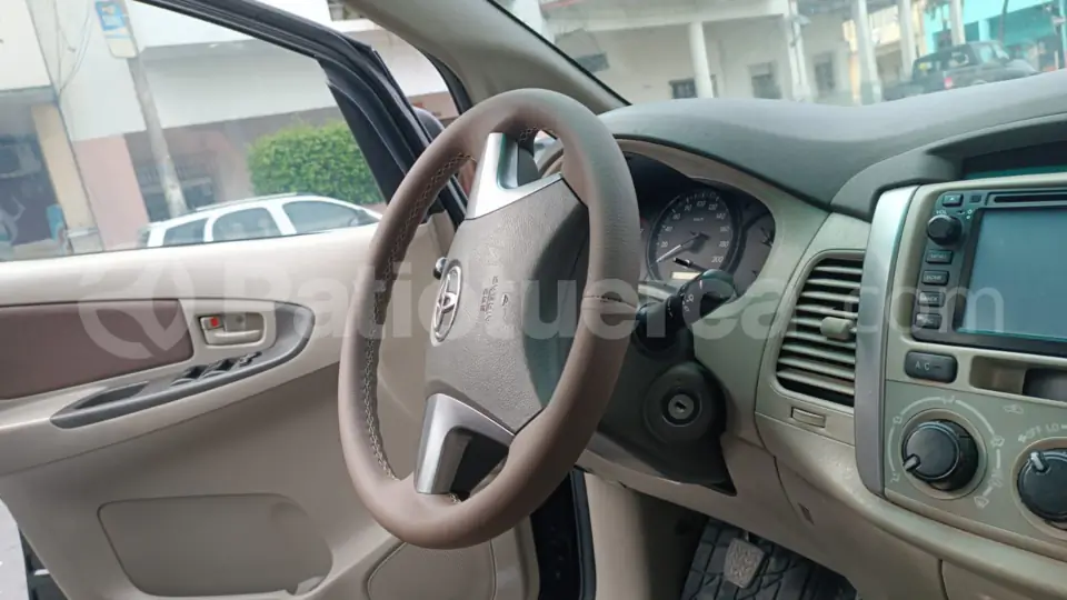 Foto 9 de Toyota Innova