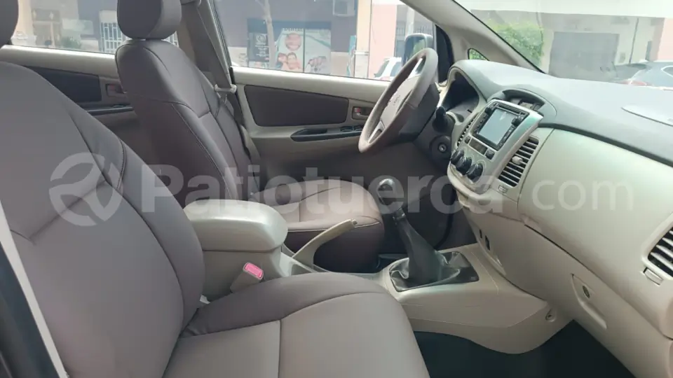 Foto 10 de Toyota Innova