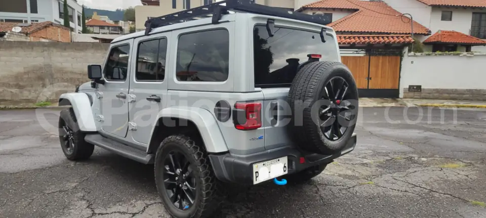 Foto 3 de Jeep Wrangler Sahara