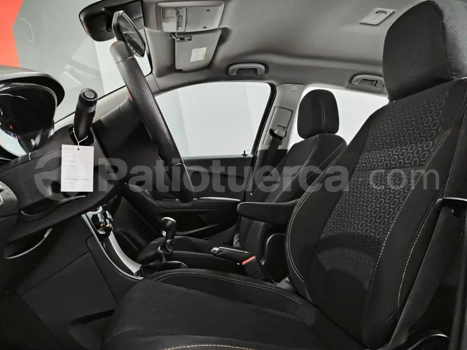 Foto 26 de Chevrolet Tracker LS