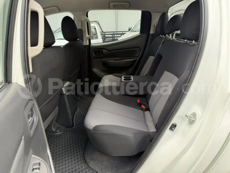 Foto 28 de Mitsubishi L200 Triton