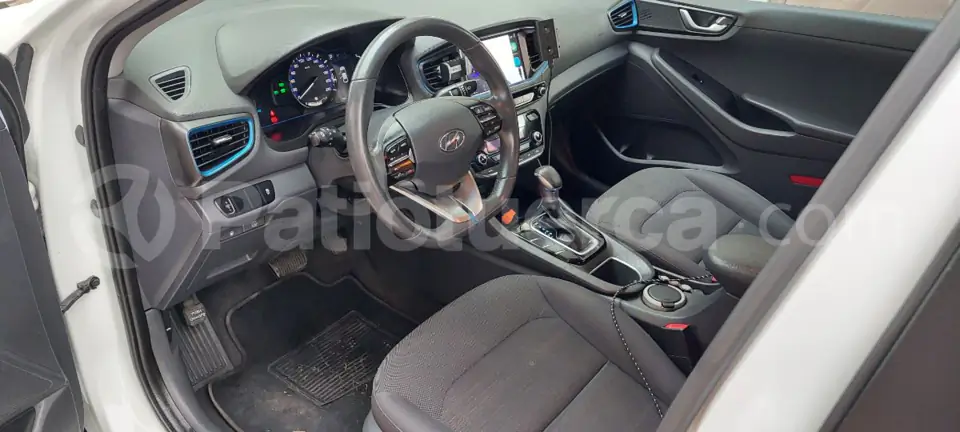 Foto 2 de Hyundai Ioniq Limited