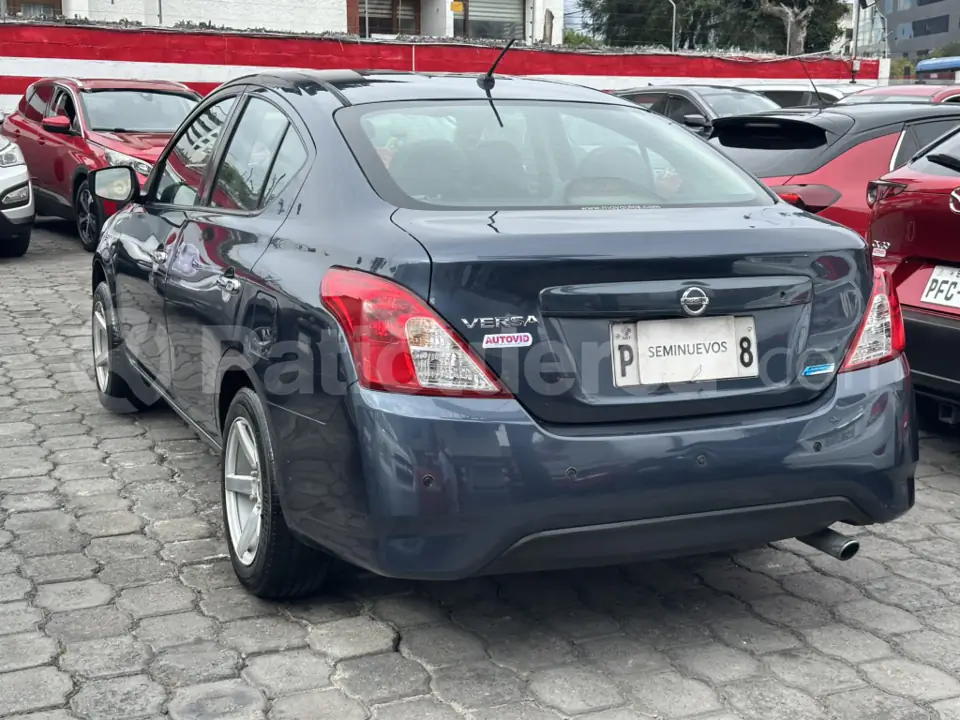 Foto 4 de Nissan Versa
