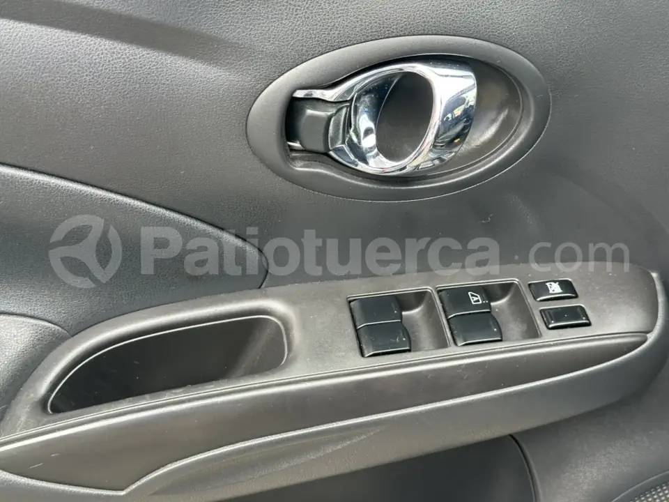Foto 6 de Nissan Versa